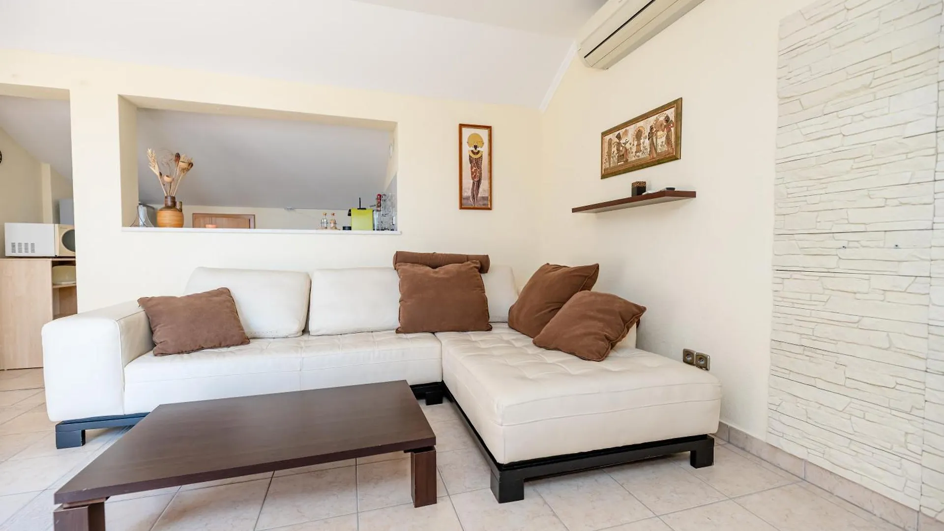 Sunsea Apartments Drage