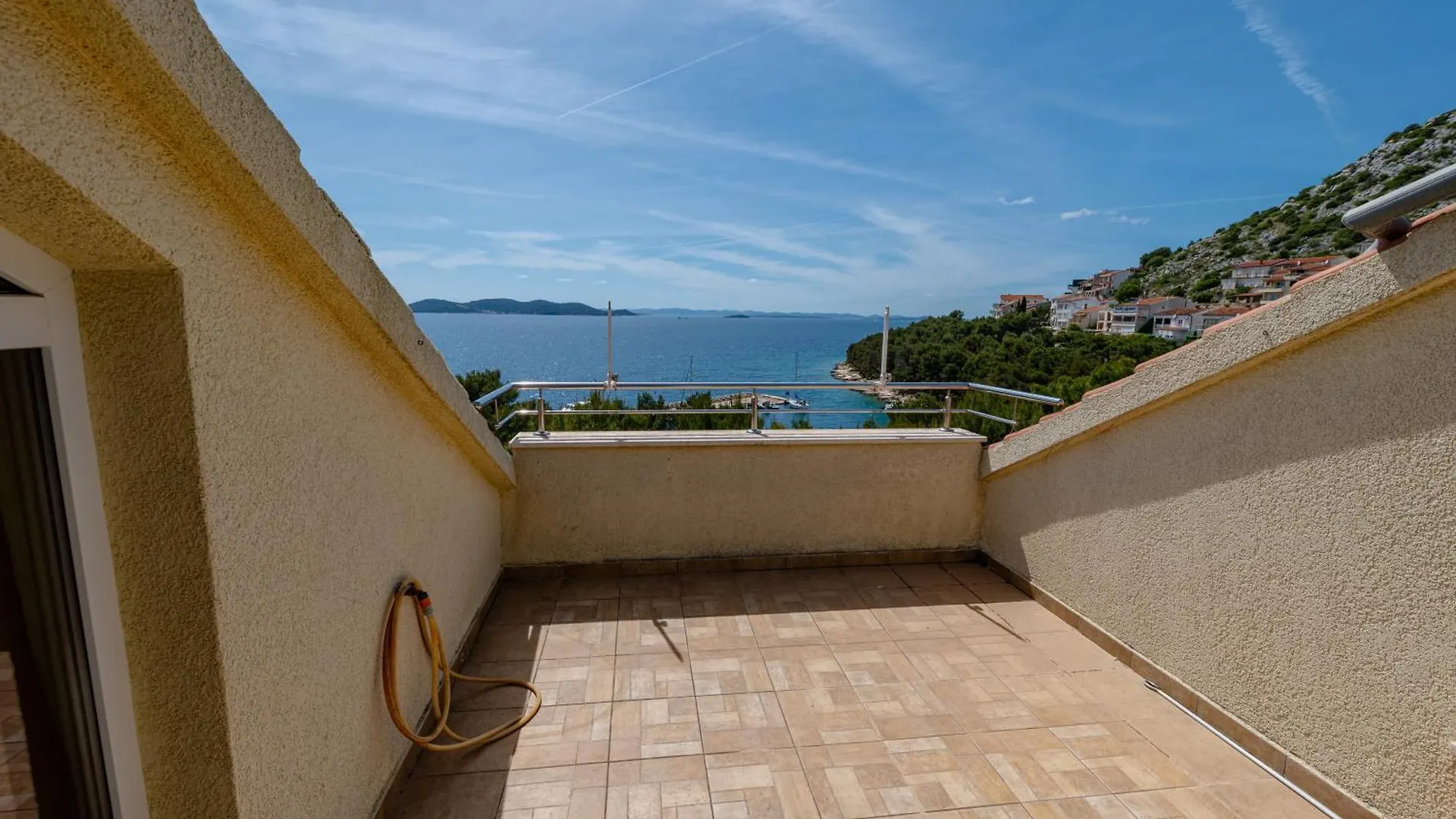 Sunsea Apartments Drage