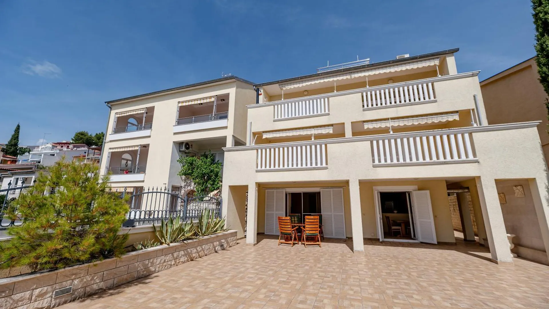 Sunsea Apartments Drage