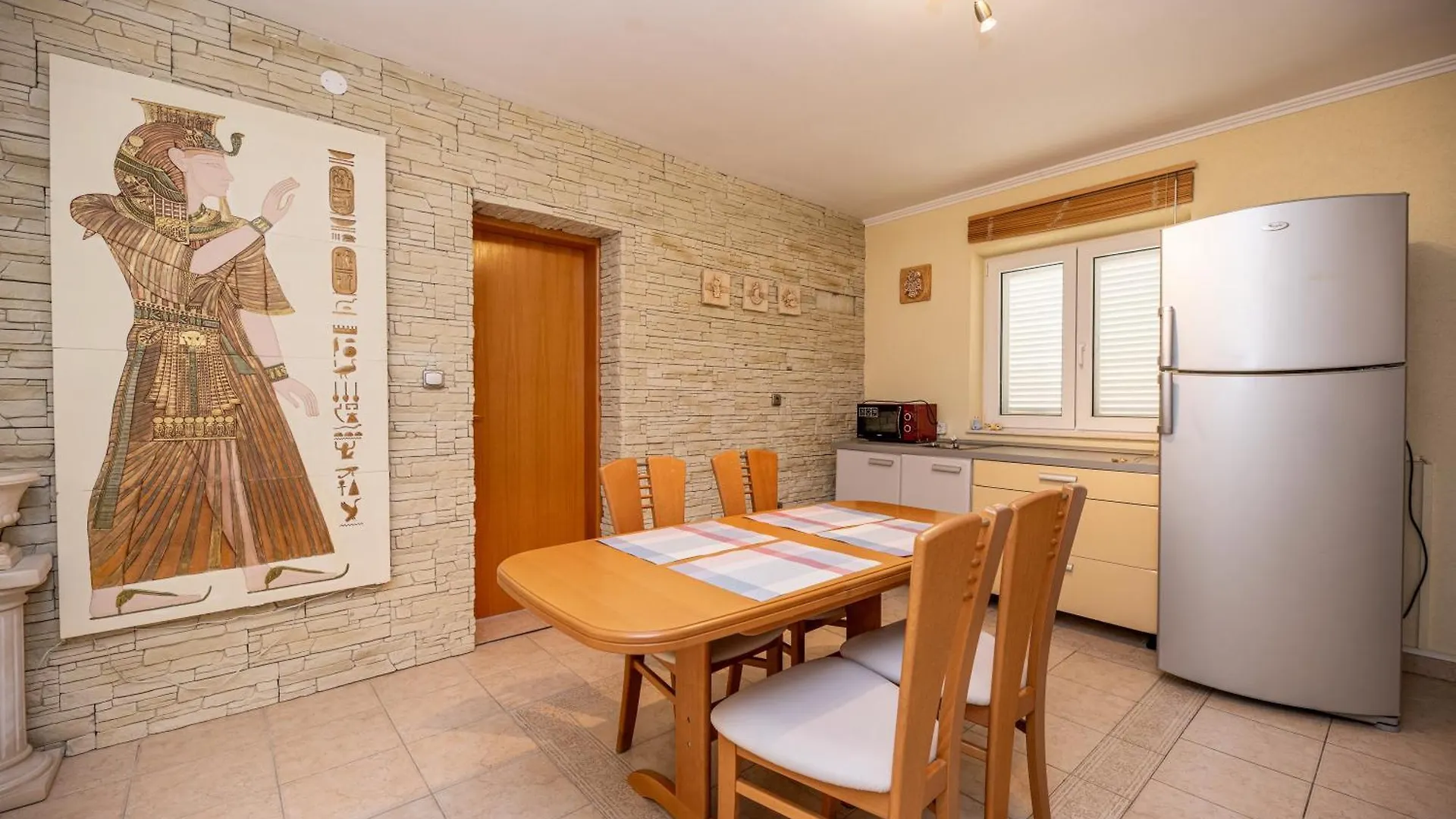 Sunsea Apartments Drage